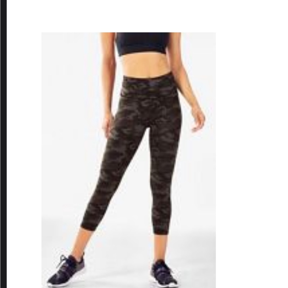 Fabletics High-Waisted Printed Heathered Capri